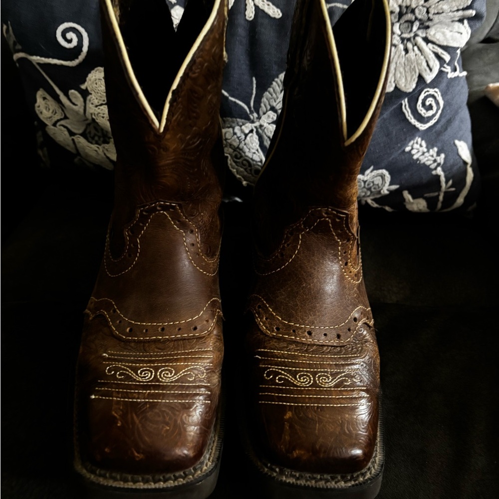 Justin Boots Brown Cowboy Western Boots-Women’s Cowboy Boots